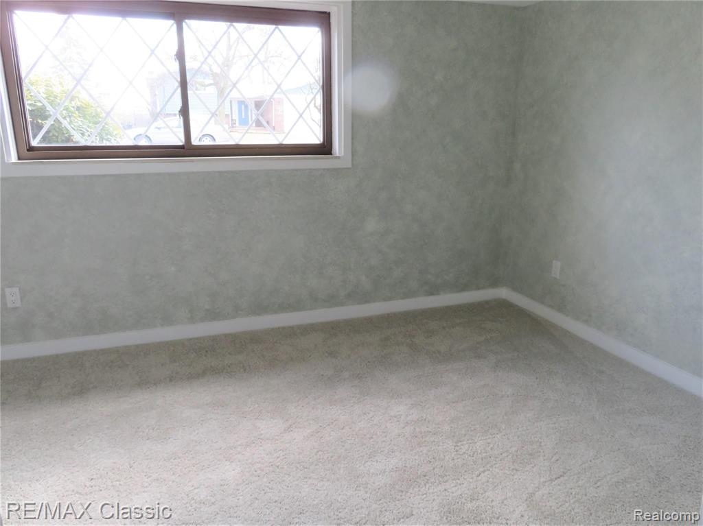 43032 Avon Road Canton, MI 48187 - Photo 26 of 37