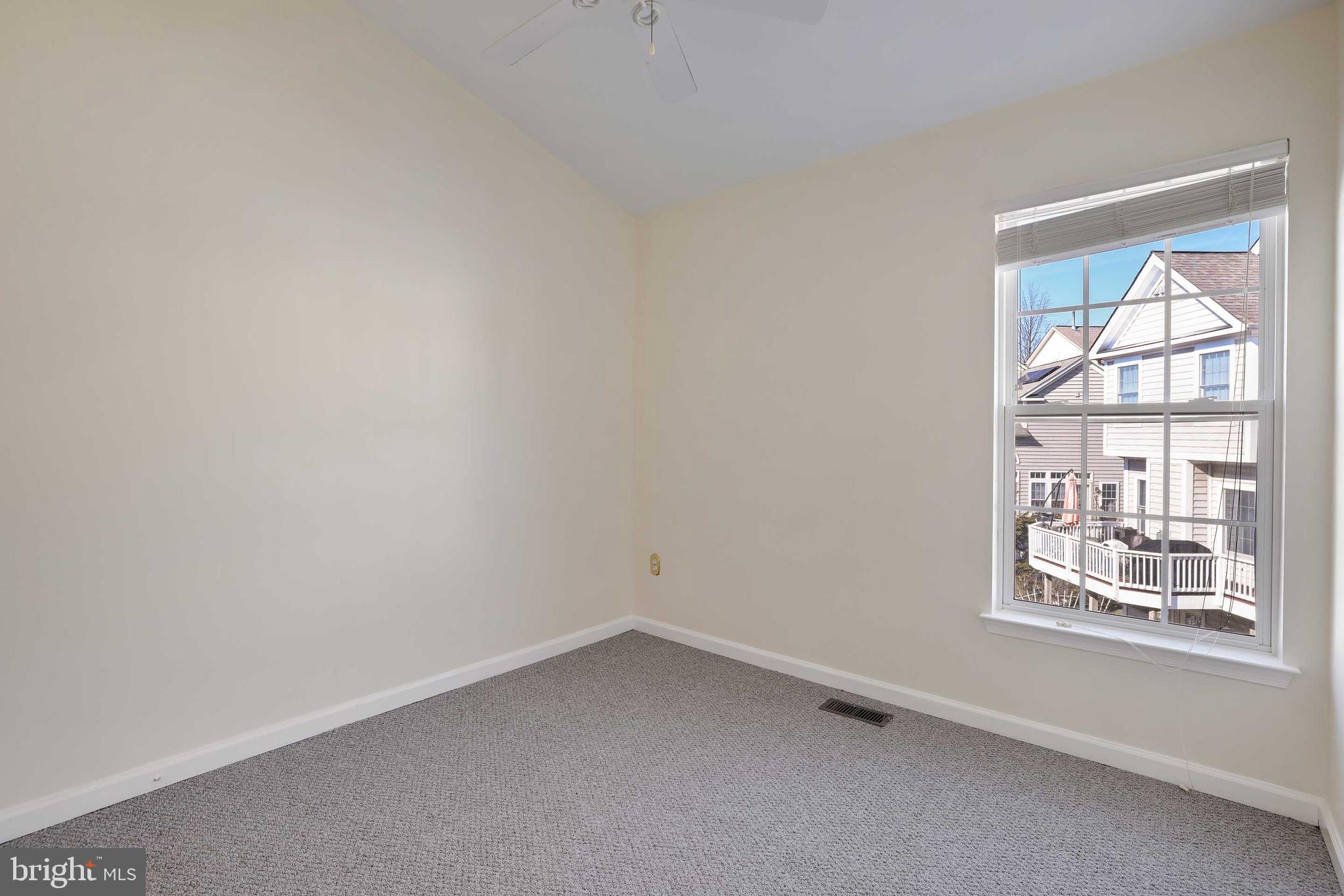 409 Phelps Street Gaithersburg, MD 20878 - Photo 23 of 33