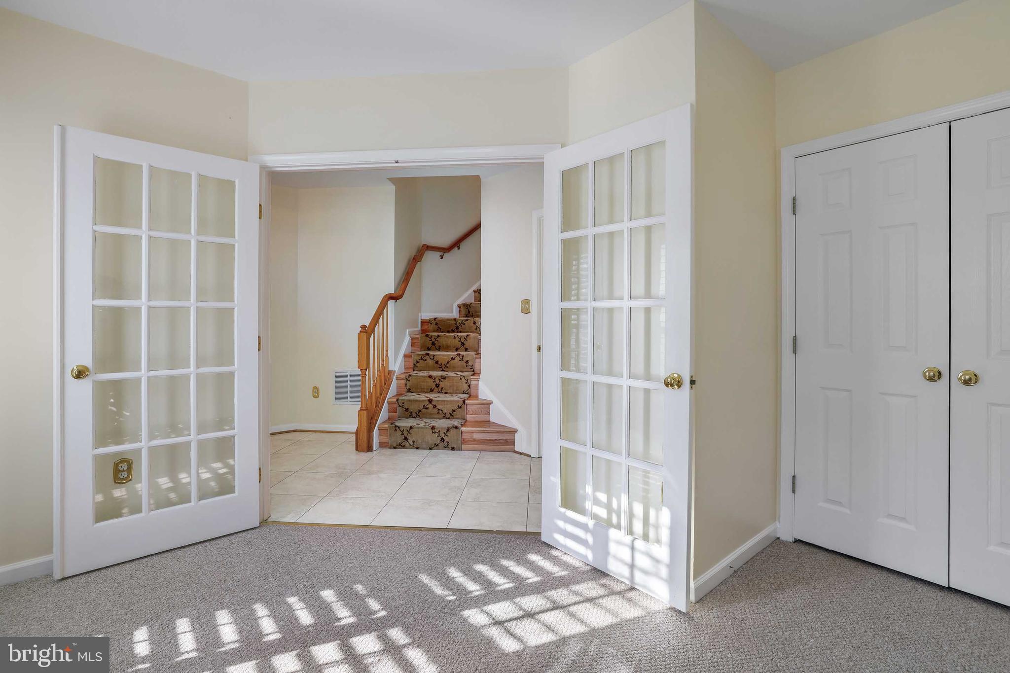 409 Phelps Street Gaithersburg, MD 20878 - Photo 4 of 33