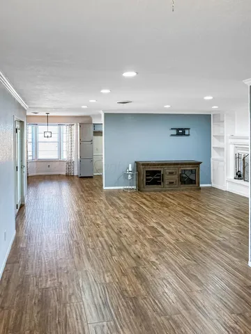 a view of a livingroom with a furniture