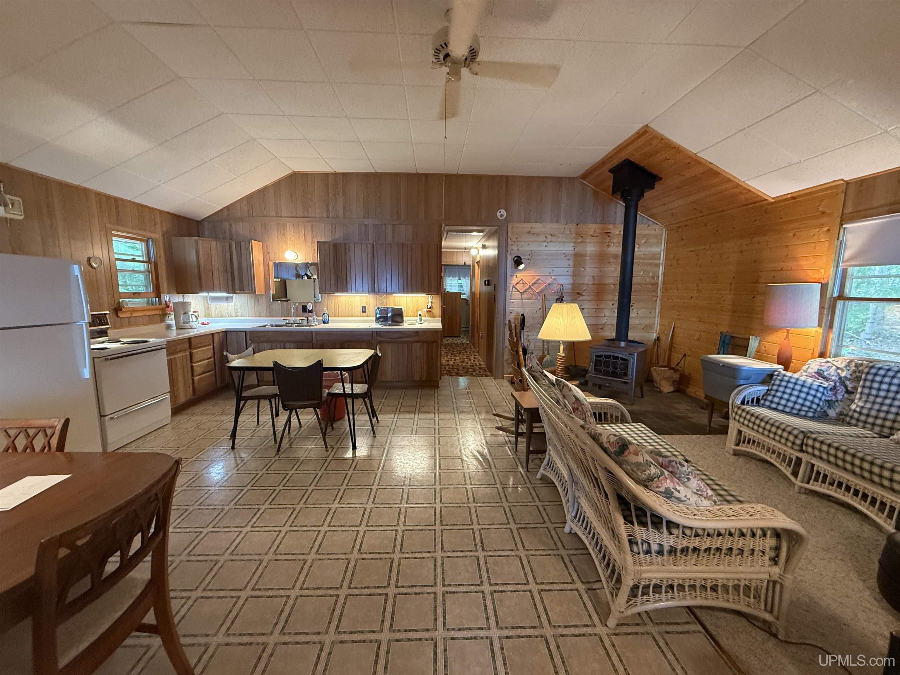 16530 Dd Road Wetmore, MI 49895 - Photo 5 of 37 Gallery Image 5
