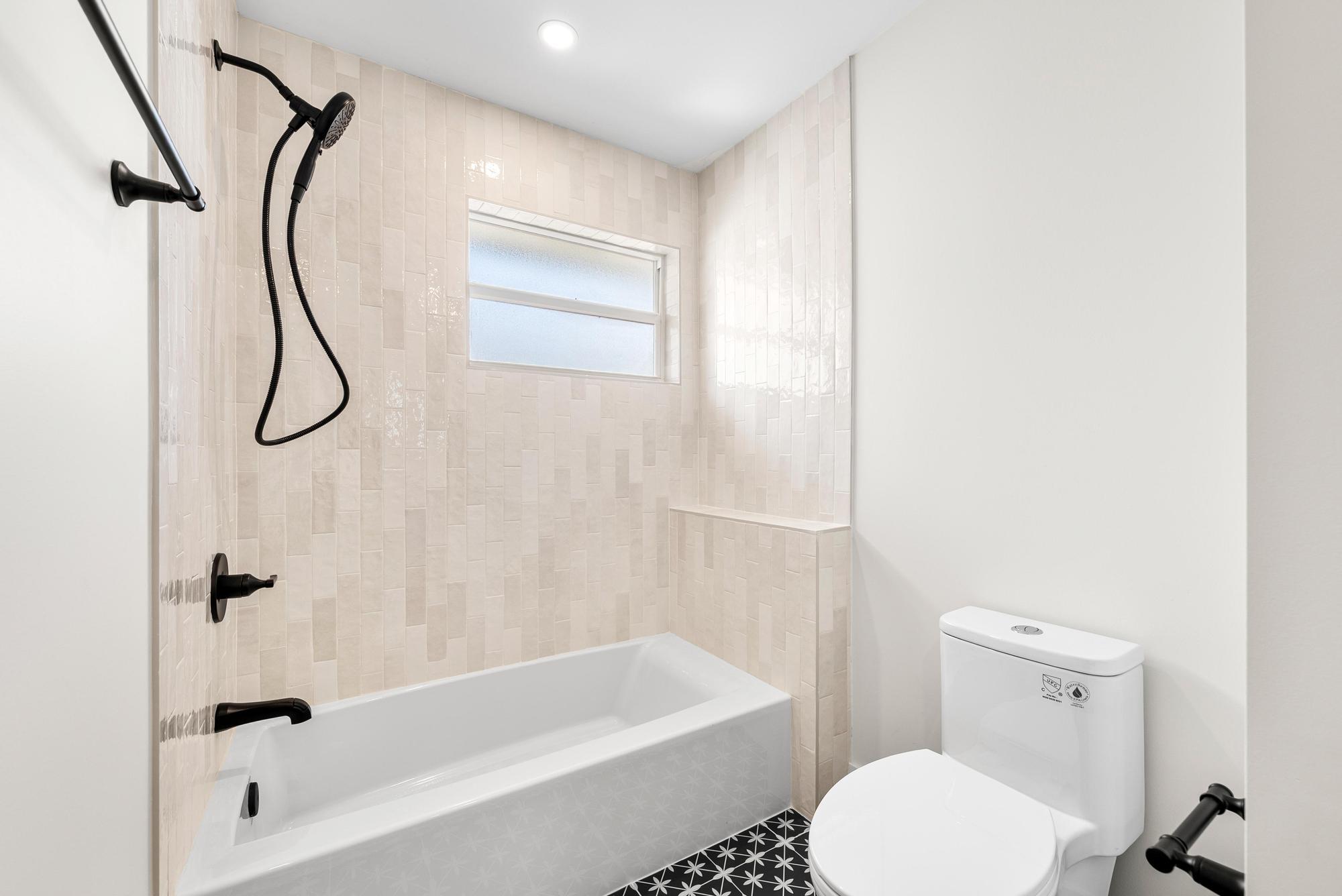 1607 Seabrook Road Jupiter, FL 33469 - Photo 23 of 62 Full Bath