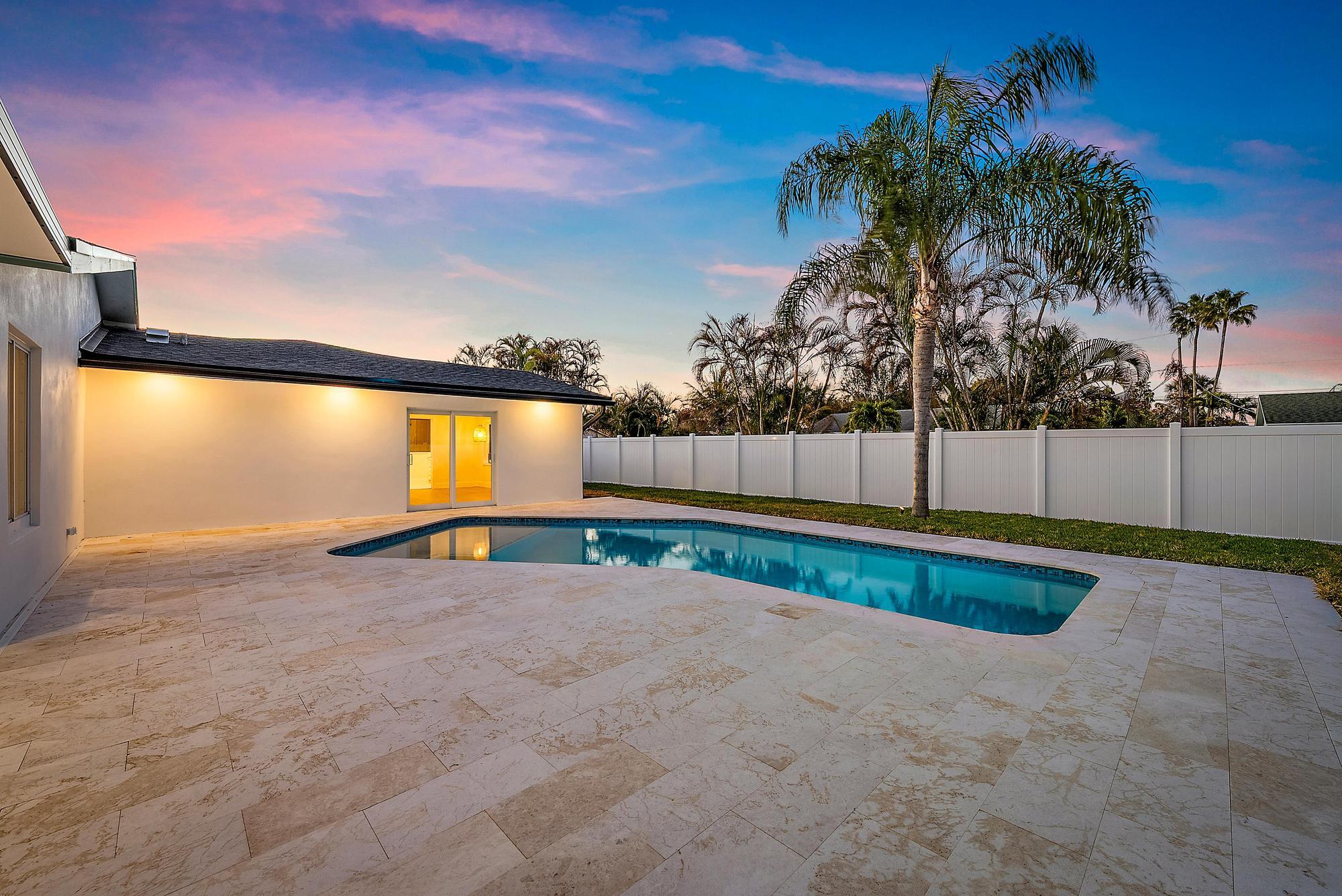 1607 Seabrook Road Jupiter, FL 33469 - Photo 33 of 62 Pool & Deck