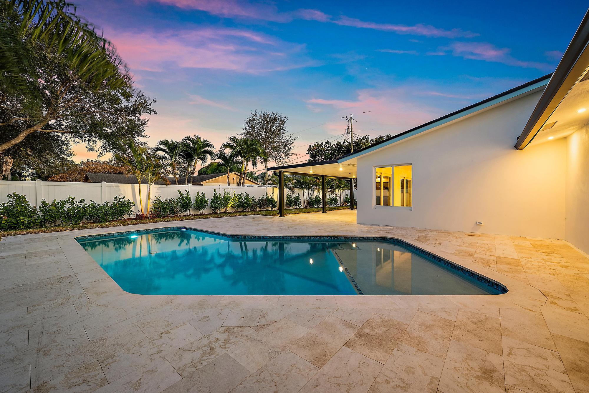 1607 Seabrook Road Jupiter, FL 33469 - Photo 34 of 62 Pool & Deck