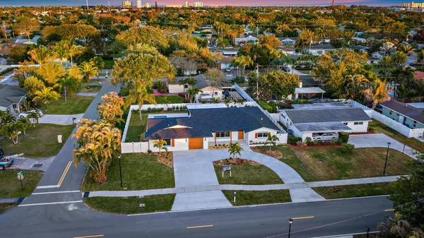 $1,695,000 | 1607 Seabrook Road, Jupiter, FL 33469
