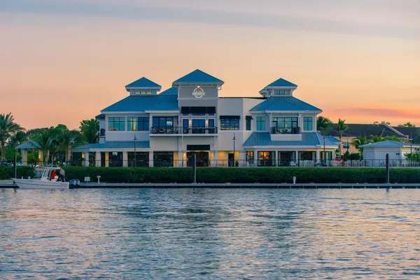$1,695,000 | 1607 Seabrook Road, Jupiter, FL 33469