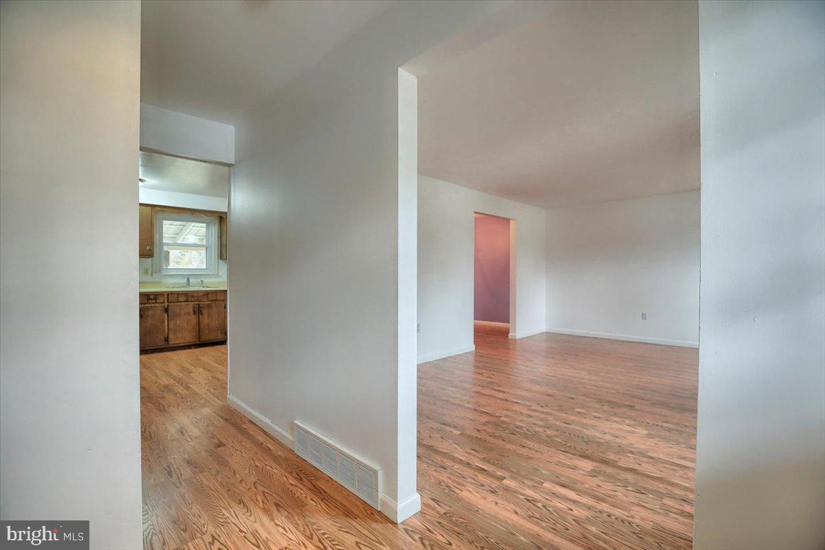 887 Hornig Road Lancaster, PA 17601 - Photo 2 of 30 Gallery Image 2