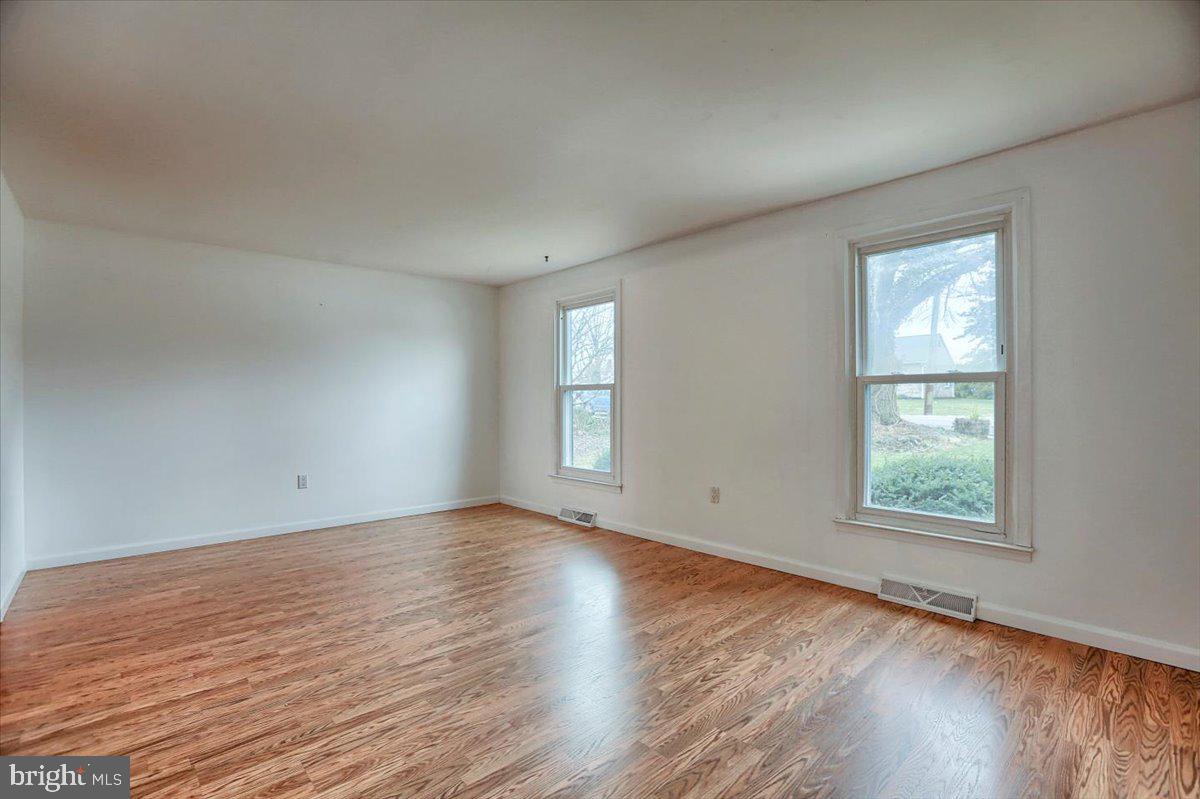 887 Hornig Road Lancaster, PA 17601 - Photo 4 of 30 Gallery Image 4