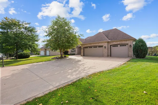 $725,000 | 3151 Bent Tree Hills Drive, New Brighton, MN 55112