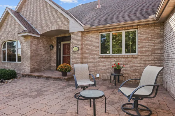 $735,000 | 3151 Bent Tree Hills Drive, New Brighton, MN 55112