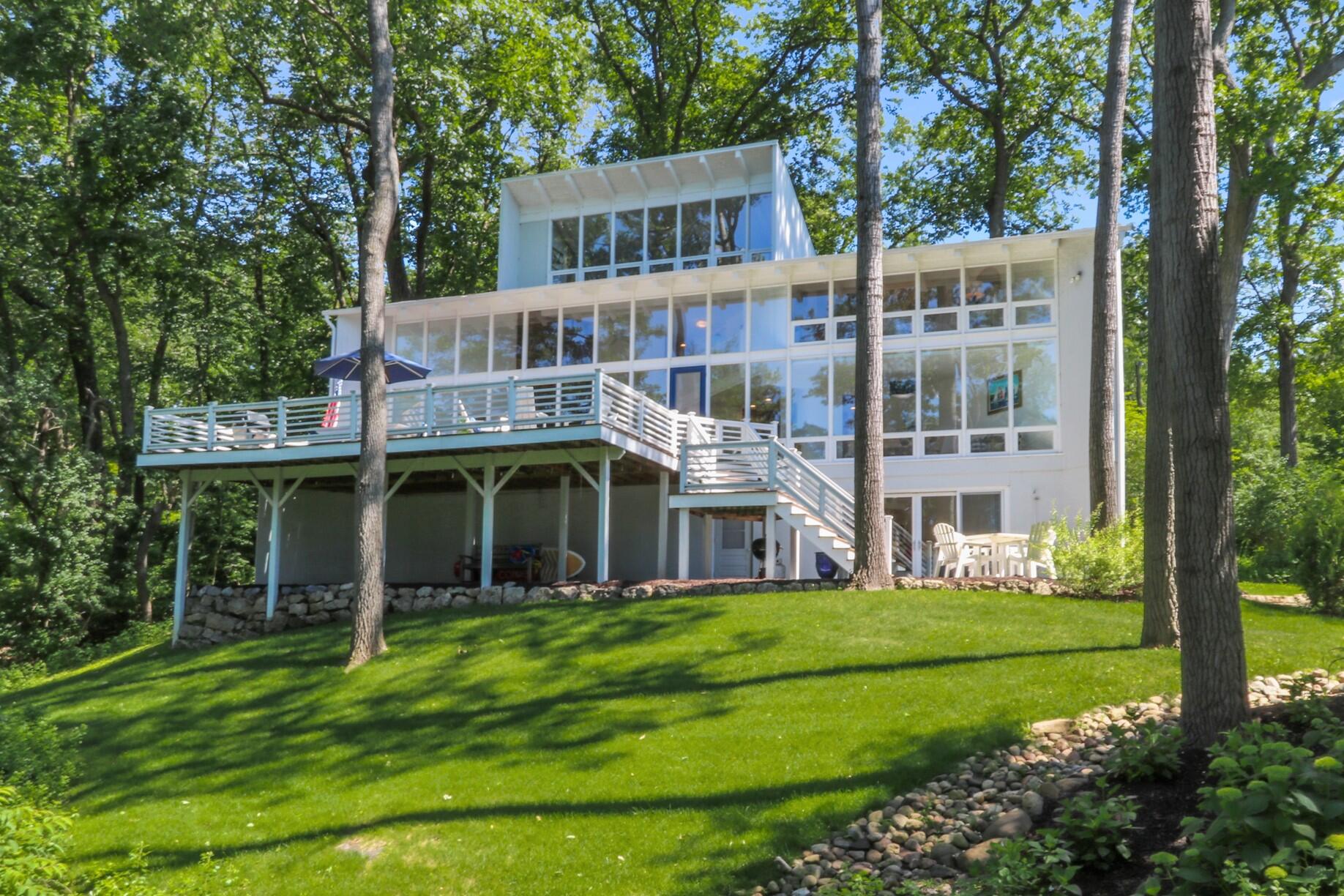 W2998 South Lake Shore Drive, Linn, WI 53147 Compass