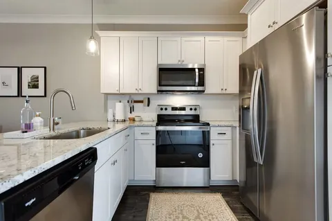 $2,000 | 975 Ashland Pl Drive, Nashville, TN 37218