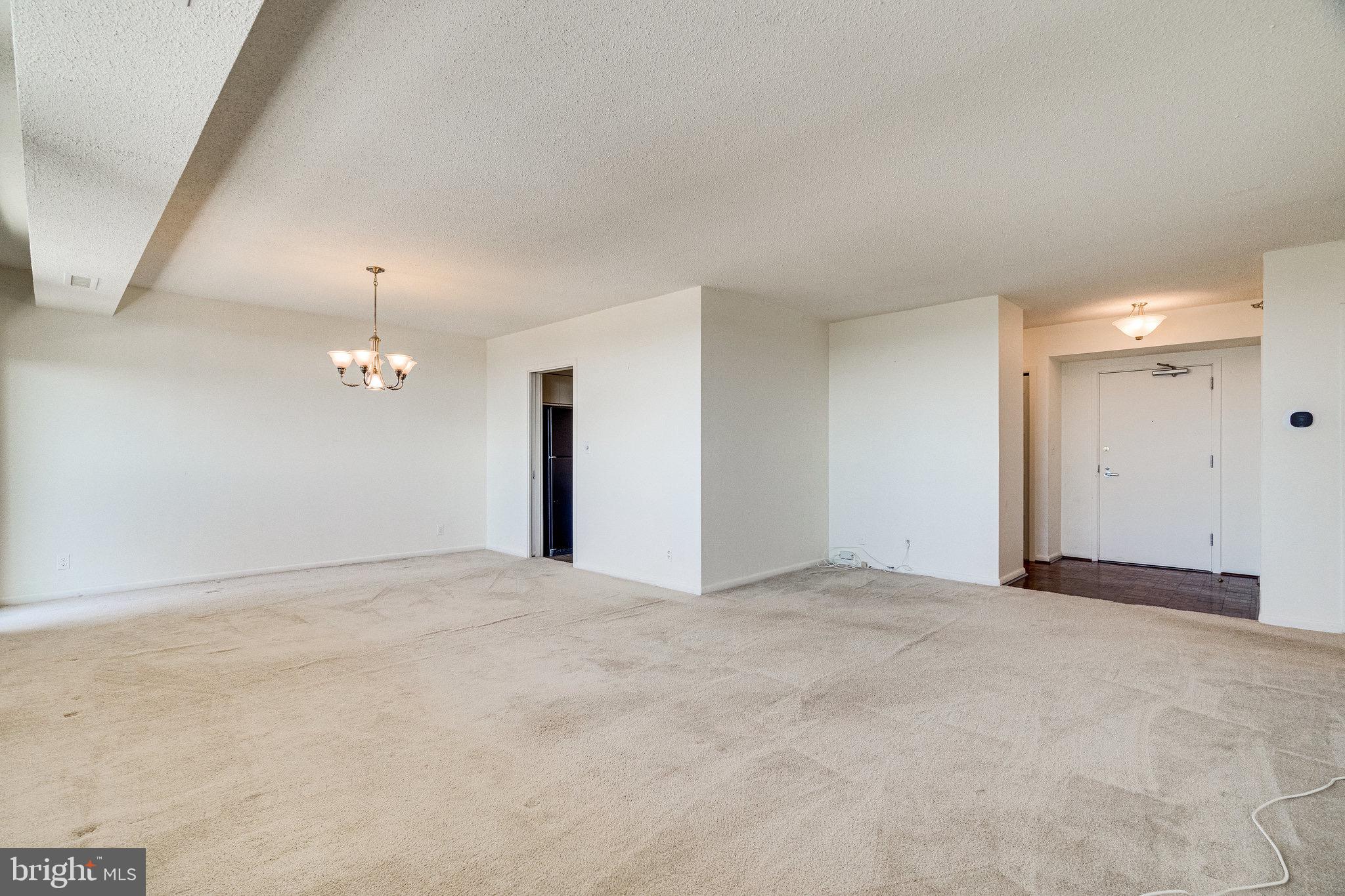 5501 Seminary Road, Unit 2206S Falls Church, VA 22041 - Photo 11 of 52 Combined Living/Dining