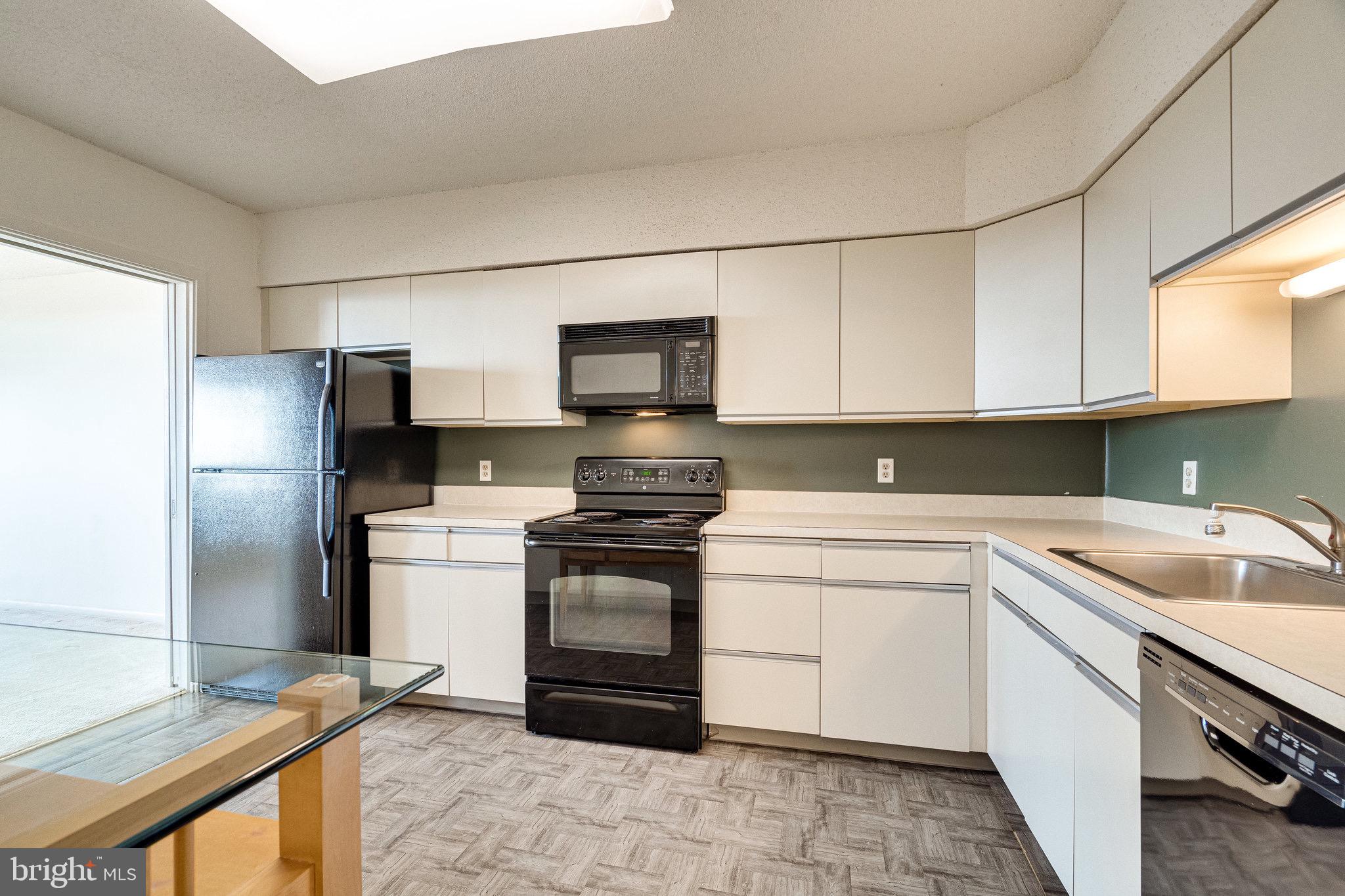 5501 Seminary Road, Unit 2206S Falls Church, VA 22041 - Photo 18 of 52 Kitchen