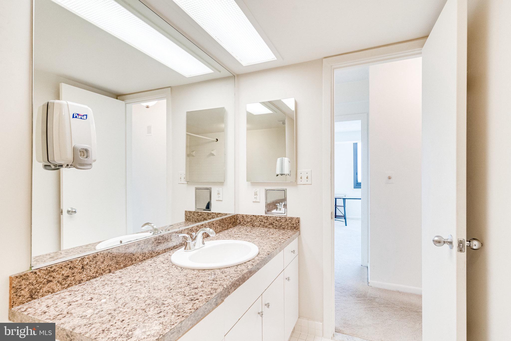 5501 Seminary Road, Unit 2206S Falls Church, VA 22041 - Photo 24 of 52 Hall Bathroom