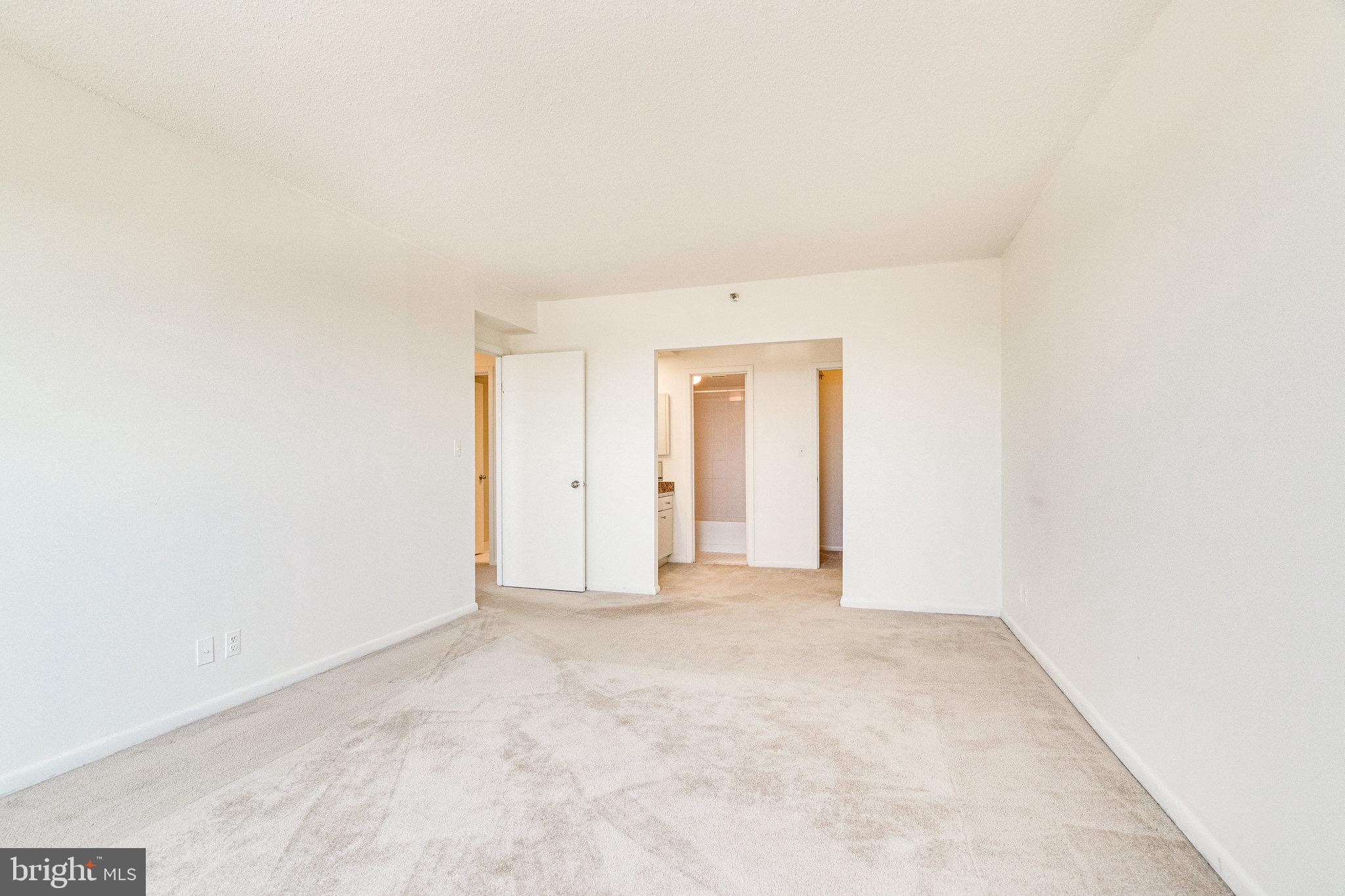 5501 Seminary Road, Unit 2206S Falls Church, VA 22041 - Photo 26 of 52 2nd Bedroom with Ensuite Bath