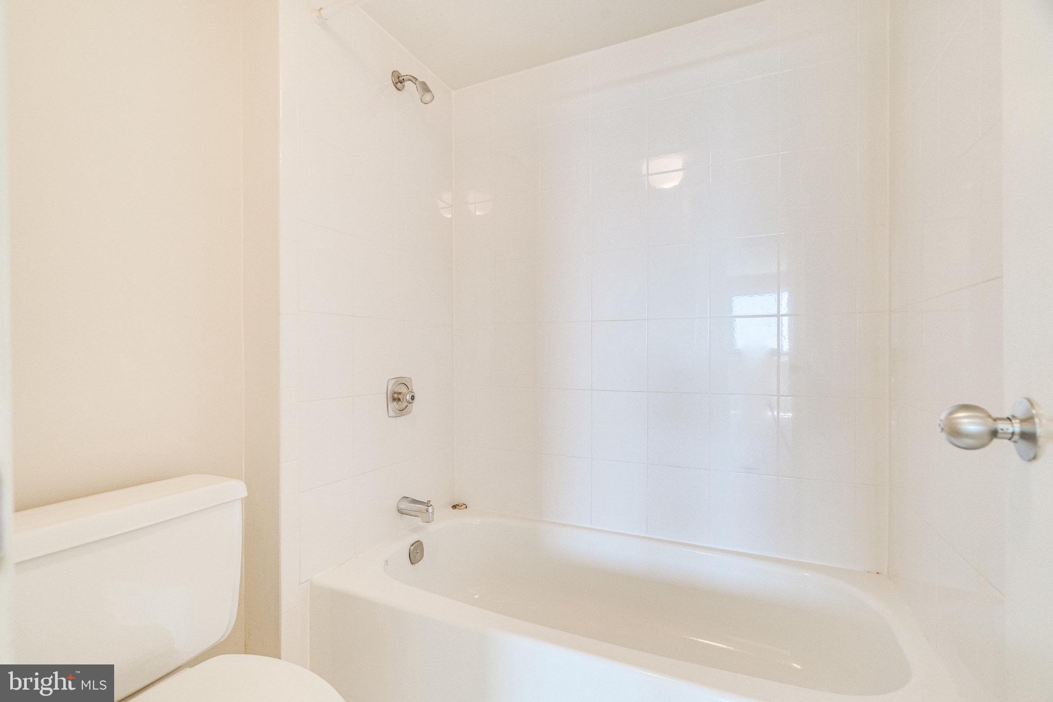 5501 Seminary Road, Unit 2206S Falls Church, VA 22041 - Photo 29 of 52 Toilet/Shower Room