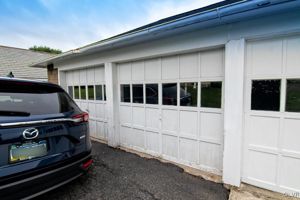 439 East Lawn Road Nazareth, PA 18064 - Photo 8 of 44 Gallery Image 8