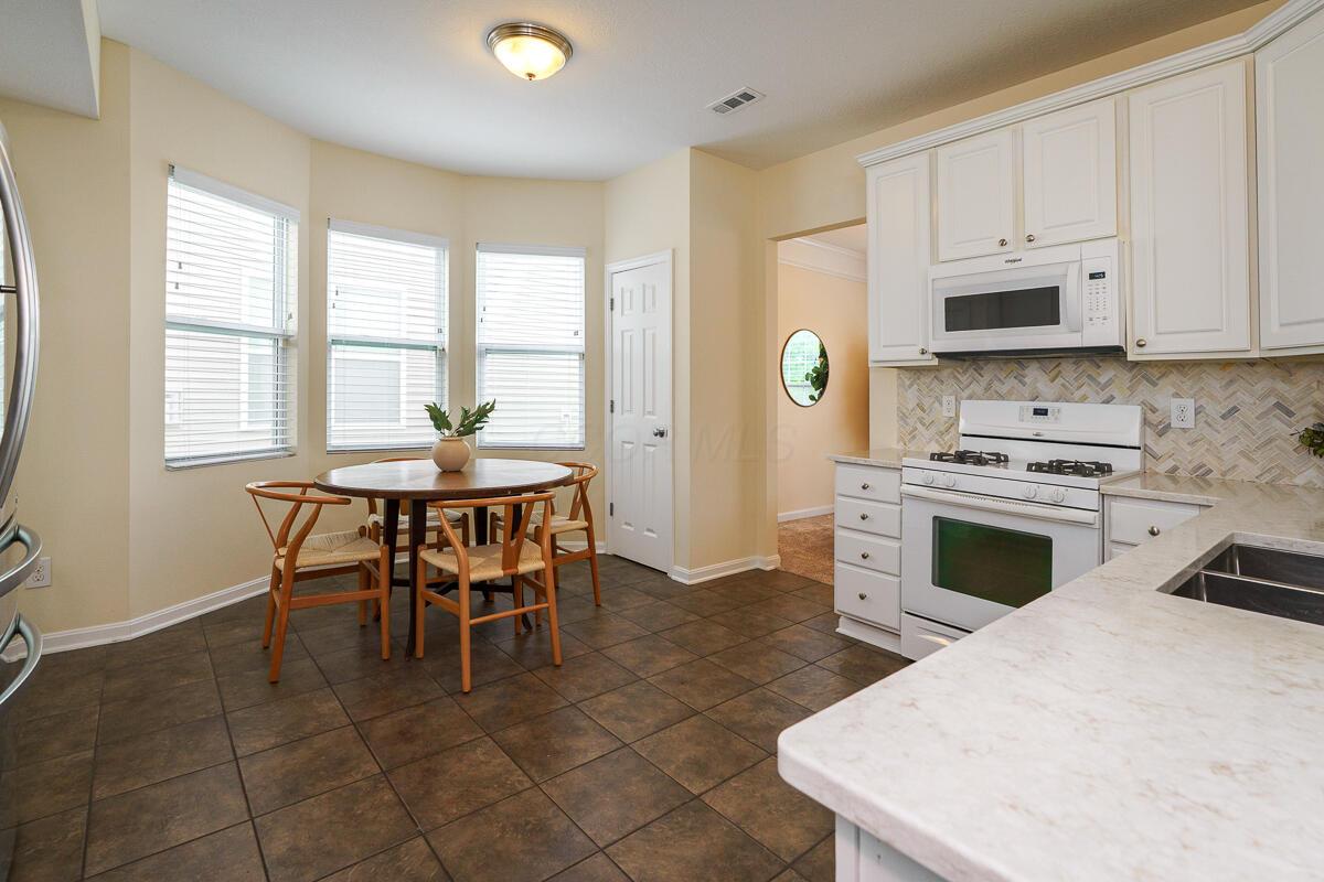 5851 Myrick Road Dublin, OH 43016 - Photo 13 of 37 kitchen & eating area