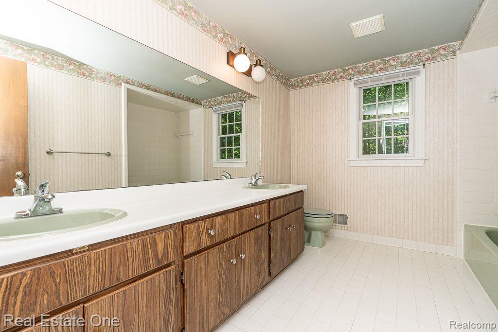 1358 Hathaway Rising Rochester Hills, MI 48306 - Photo 29 of 53