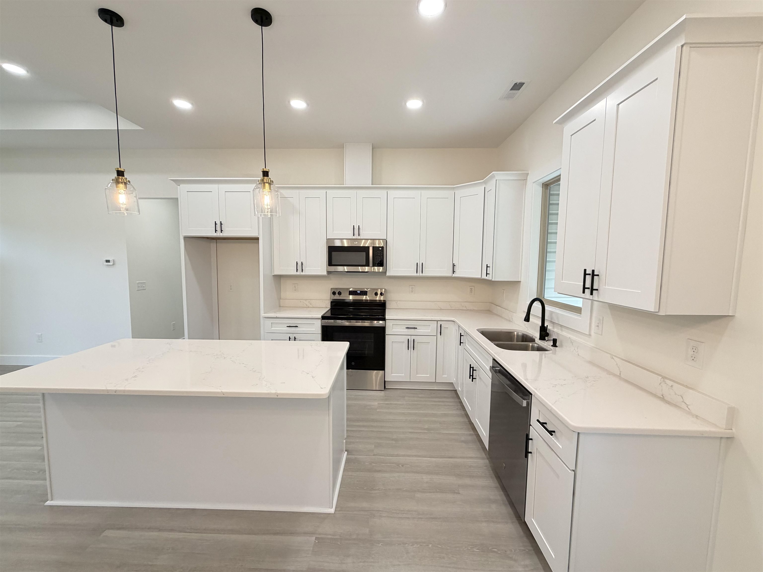 187 Susans Road Gaffney, SC 29341 - Photo 5 of 22