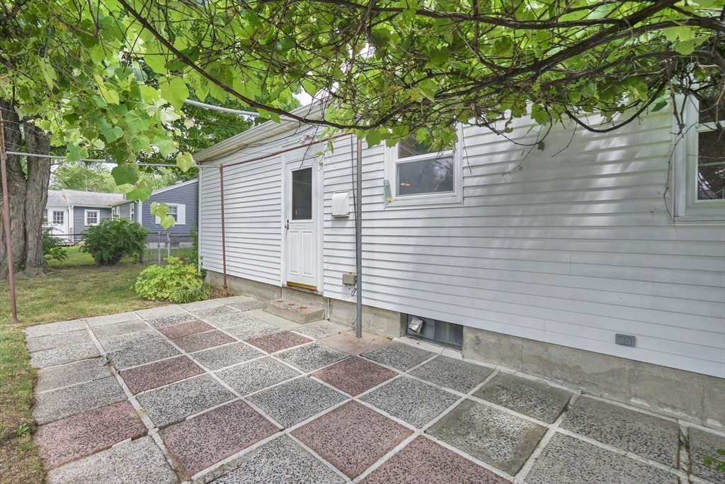 95 Wrenwood Street Springfield, MA 01119 - Photo 24 of 35