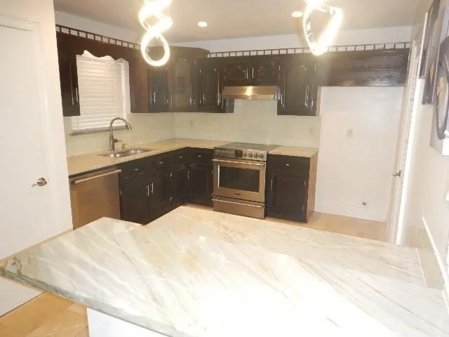 $2,450 | 1404 Drake Lane, Gretna, LA 70056