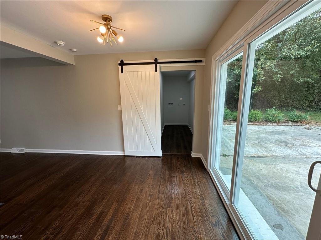 314 Summit Road High Point, NC 27265 - Photo 13 of 23 Dining/Laundry