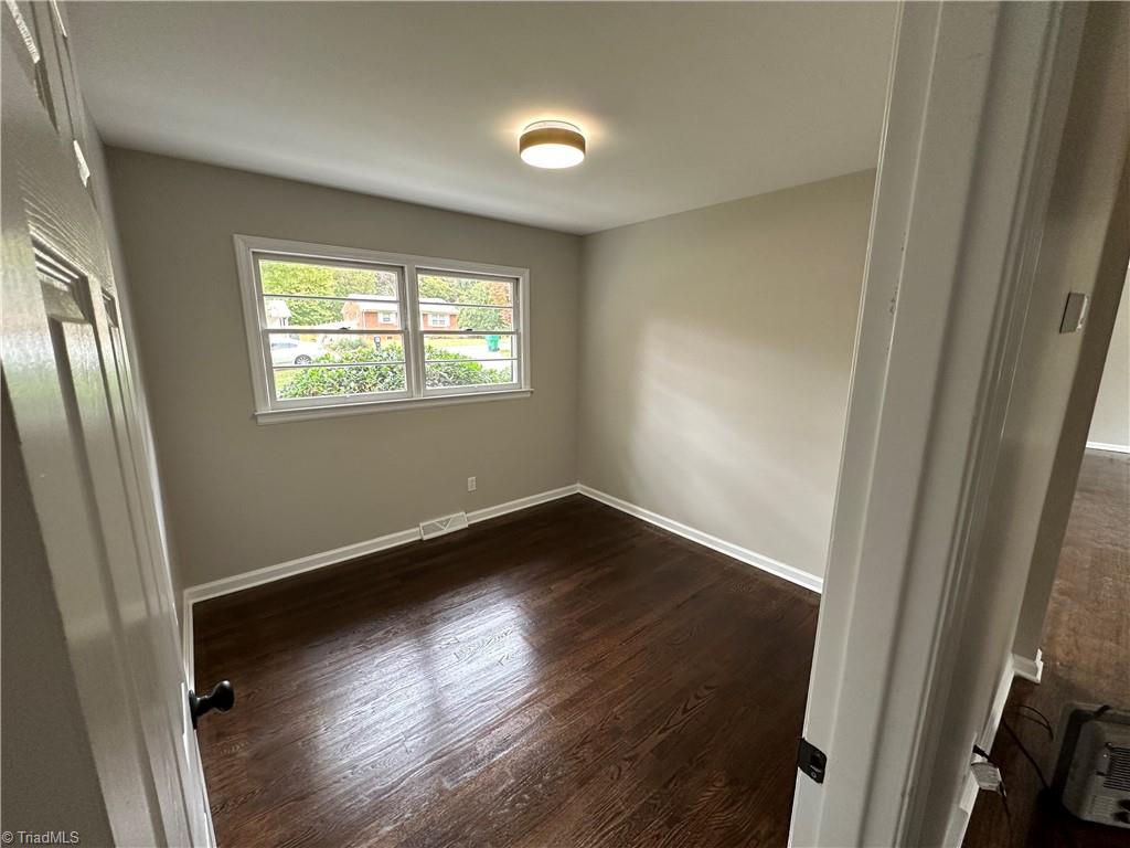 314 Summit Road High Point, NC 27265 - Photo 15 of 23 Bed 1