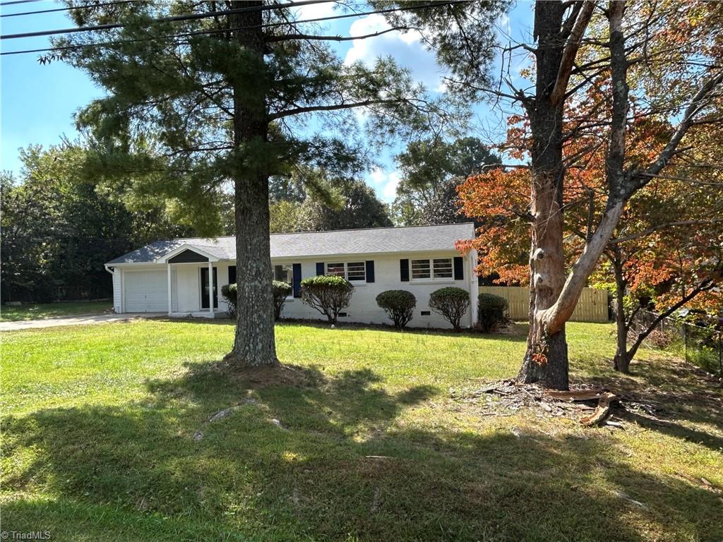 314 Summit Road High Point, NC 27265 - Photo 2 of 23