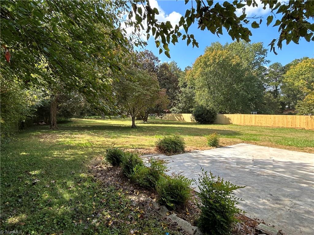 314 Summit Road High Point, NC 27265 - Photo 23 of 23 Backyard / Patio