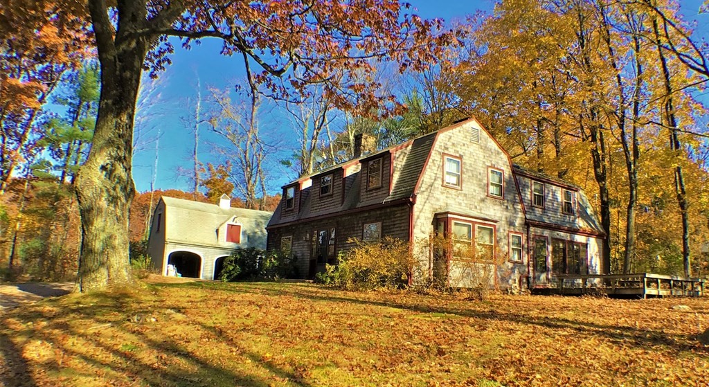 44 West Street Petersham, MA 01366 - Photo 1 of 21