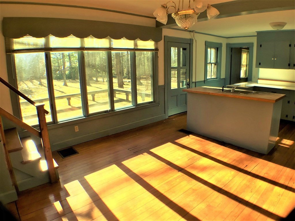 44 West Street Petersham, MA 01366 - Photo 6 of 21