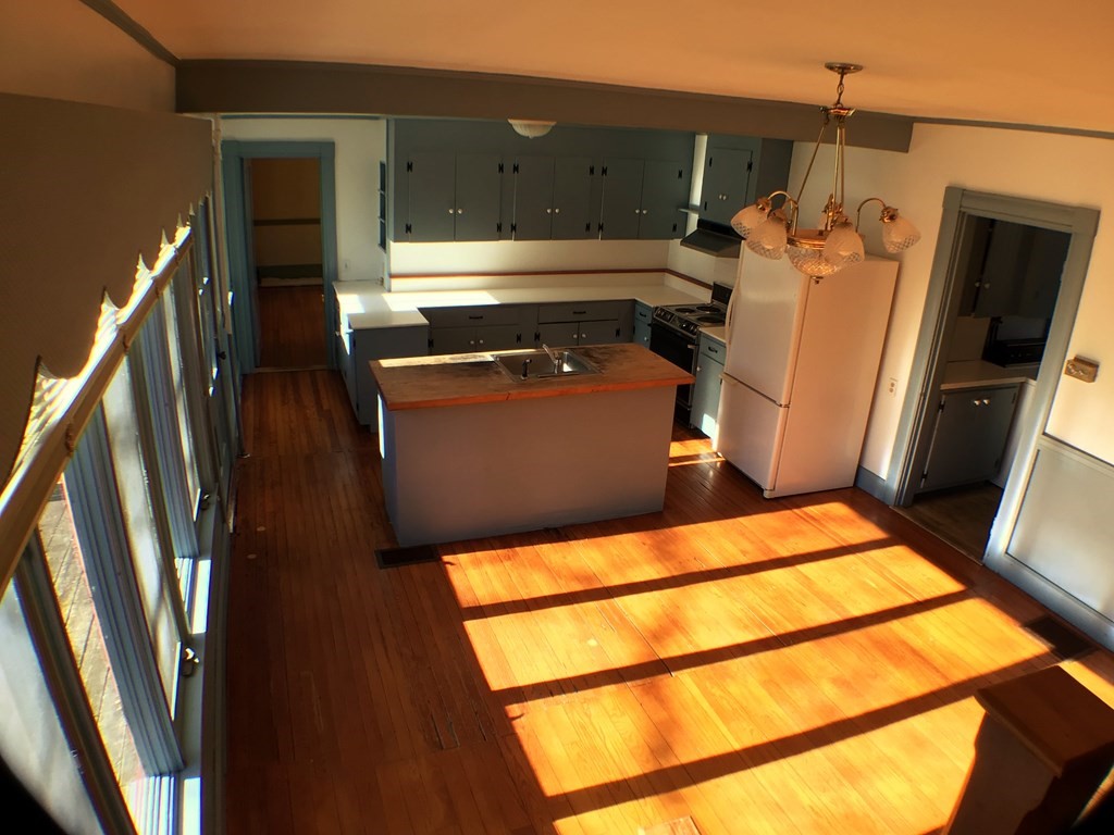 44 West Street Petersham, MA 01366 - Photo 7 of 21