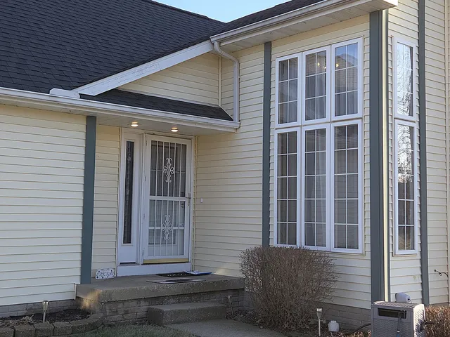 $284,900 | 313 Sullivan Drive, Colona, IL 61241