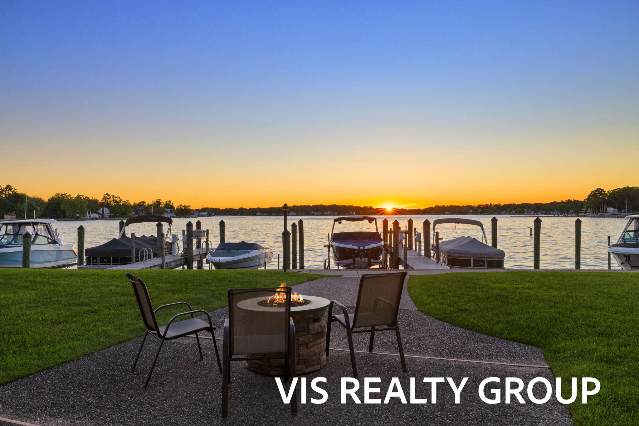 400 Lakeview Street, Unit 8B Spring Lake, MI 49456 - Photo 73 of 77 67-web-or-mls-1G1A9771