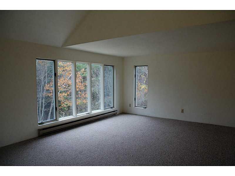 16 Twin Pines Ridge Harpswell, ME 04066 - Photo 8 of 19 Living Room.