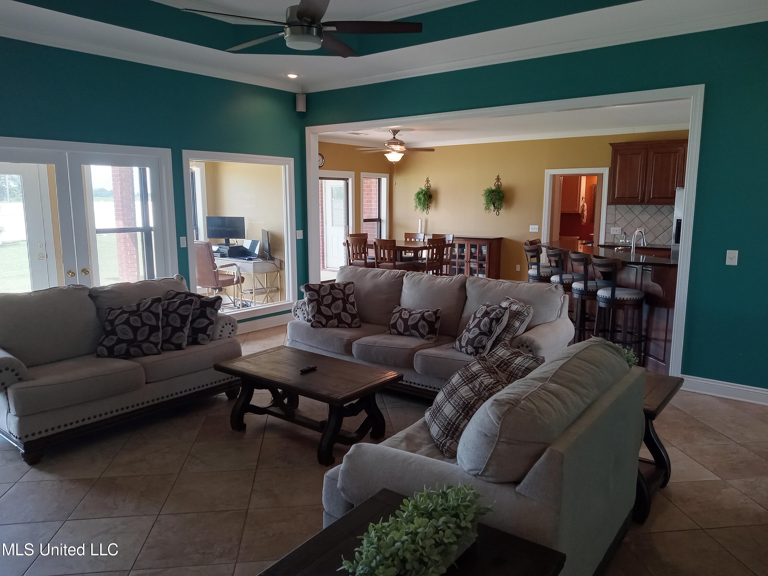 496 Cleveland Crossing Road Cleveland, MS 38732 - Photo 22 of 50 20240808_143628