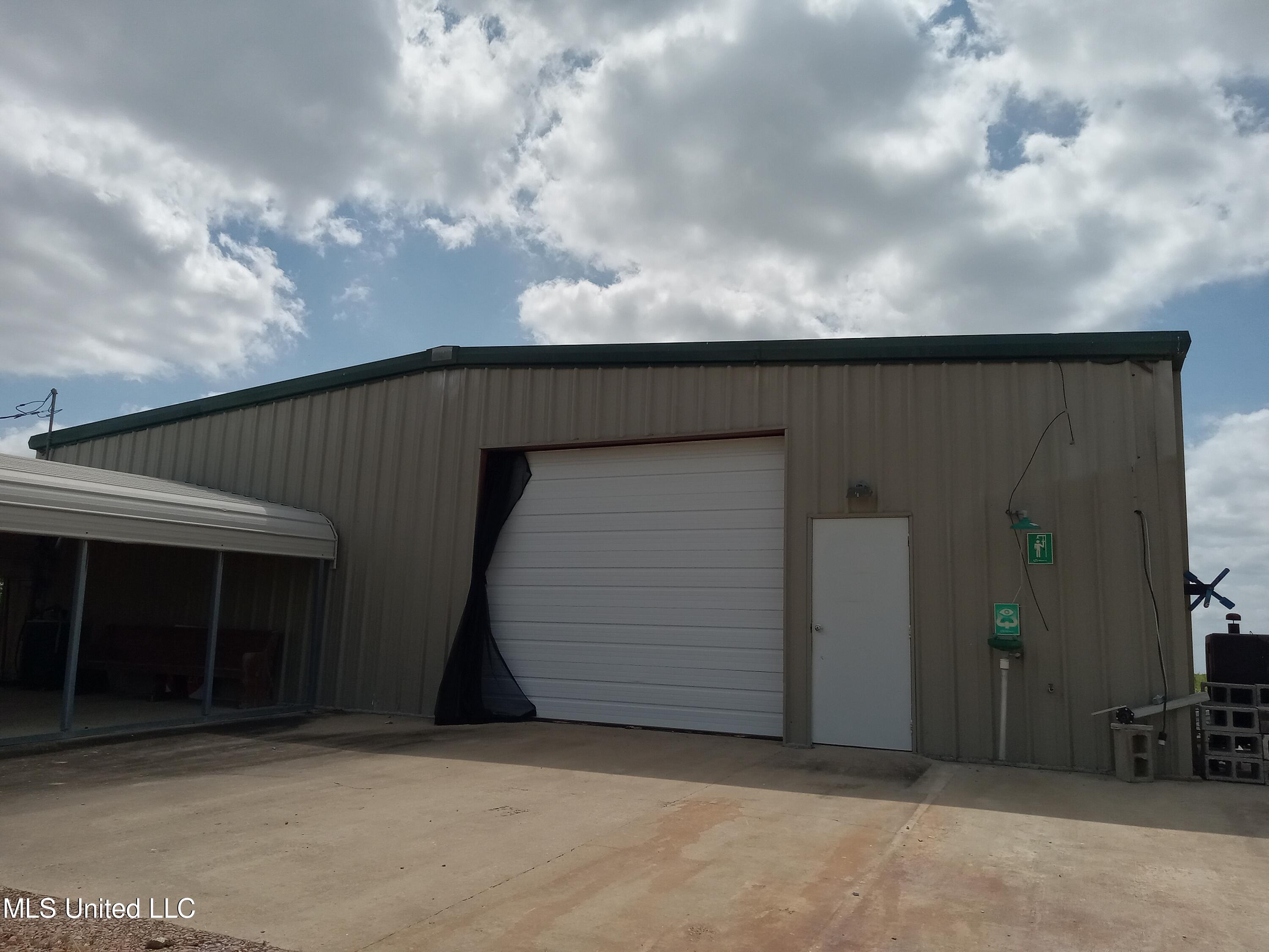 496 Cleveland Crossing Road Cleveland, MS 38732 - Photo 48 of 50 20240808_145638