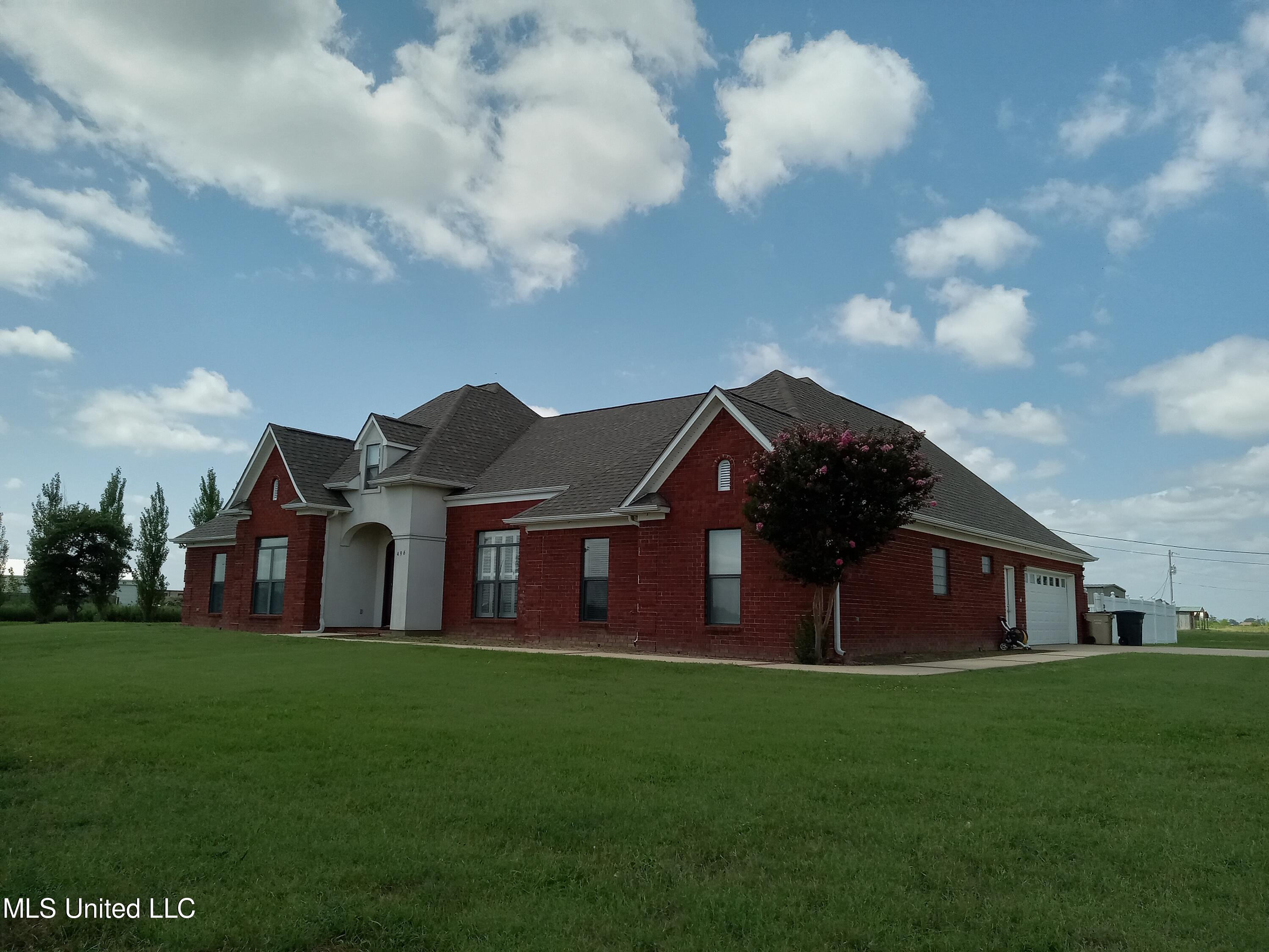 496 Cleveland Crossing Road Cleveland, MS 38732 - Photo 8 of 50 20240808_142542