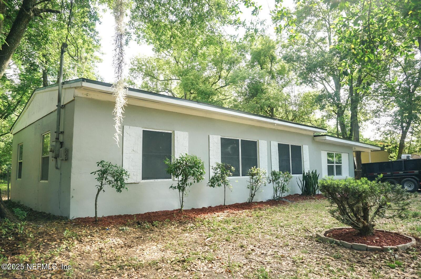 1739 Stafford Road Jacksonville, FL 32208 - Photo 1 of 17 Front