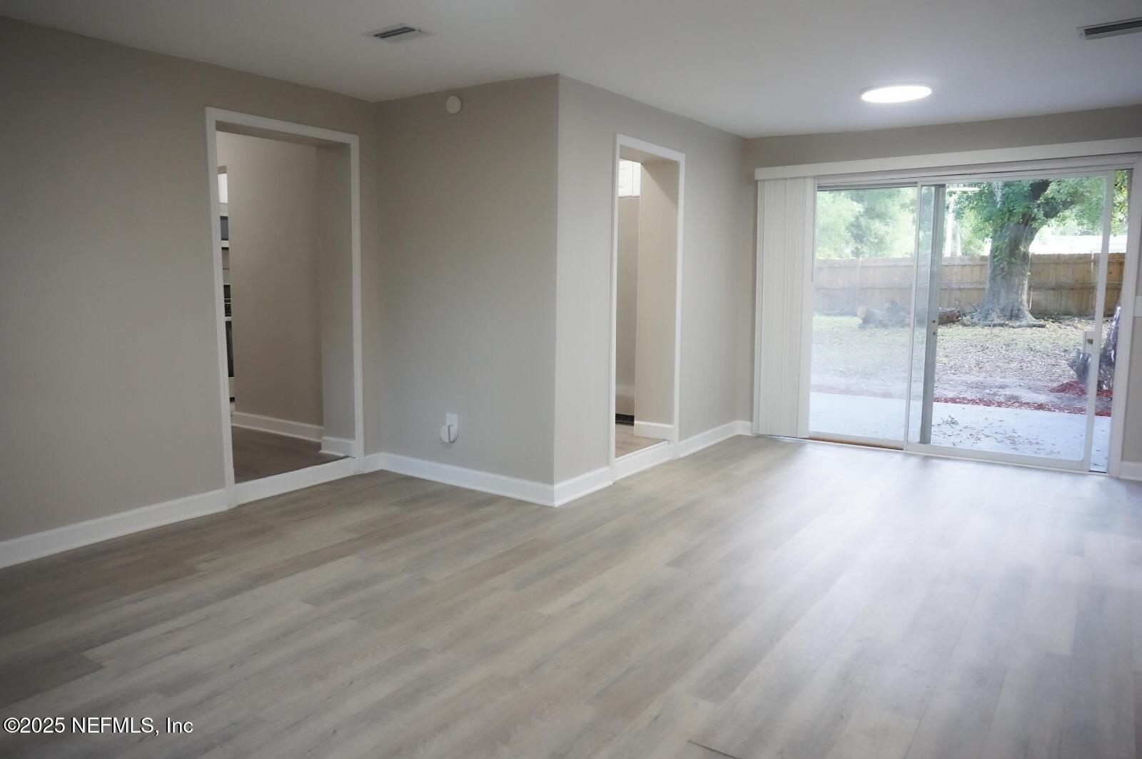 1739 Stafford Road Jacksonville, FL 32208 - Photo 5 of 17 Sala3