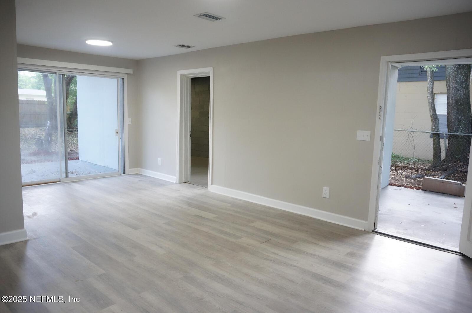 1739 Stafford Road Jacksonville, FL 32208 - Photo 6 of 17 Sala2