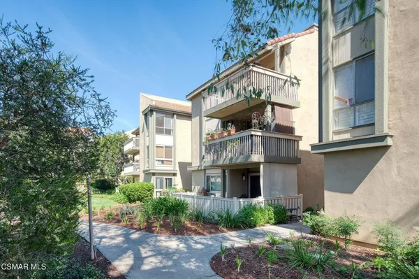 $2,100 | 254 Sequoia Court, Unit 36, Thousand Oaks, CA 91360