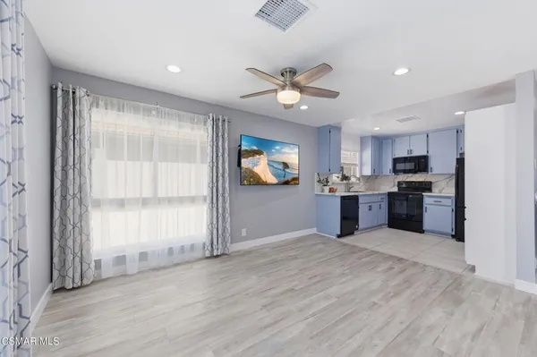 $2,100 | 254 Sequoia Court, Unit 36, Thousand Oaks, CA 91360
