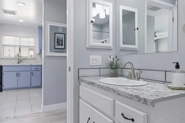 $2,100 | 254 Sequoia Court, Unit 36, Thousand Oaks, CA 91360