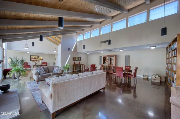 $2,100 | 254 Sequoia Court, Unit 36, Thousand Oaks, CA 91360