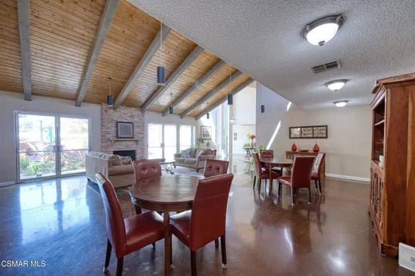 $2,100 | 254 Sequoia Court, Unit 36, Thousand Oaks, CA 91360