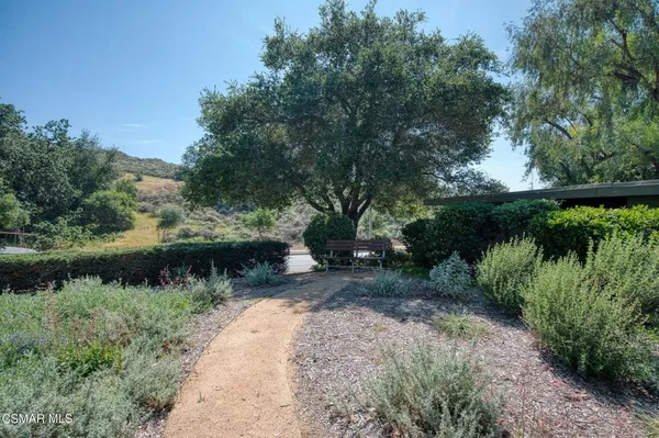 $2,000 | 254 Sequoia Court, Unit 36, Thousand Oaks, CA 91360
