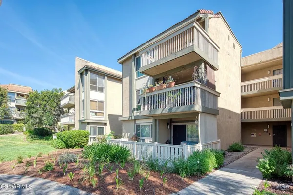 $2,000 | 254 Sequoia Court, Unit 36, Thousand Oaks, CA 91360